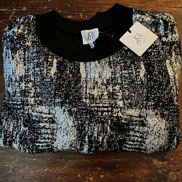 NWT $88 DRA | Lightweight Crewneck Sweater in Black with Metallic Silver - Picture 10 of 10